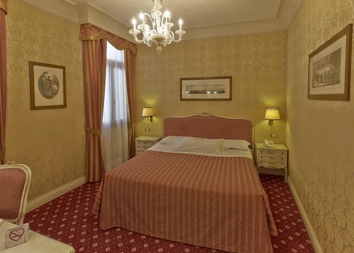 Hotel Antiche Figure