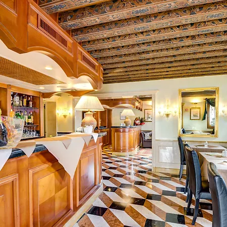 안티케 피겨 3* 베니스