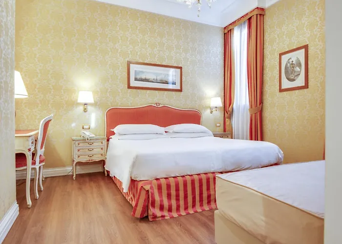 Hotel Antiche Figure 3*