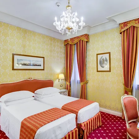 Hotel Antiche Figure 3*