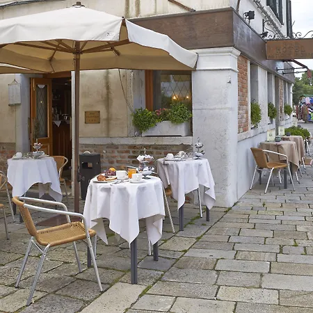 Antiche Figure 3* Benátky