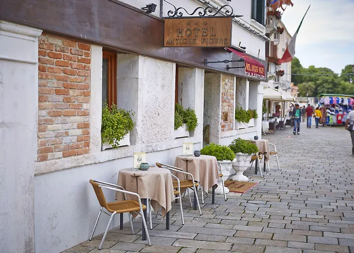 Antiche Figure 3* Velence